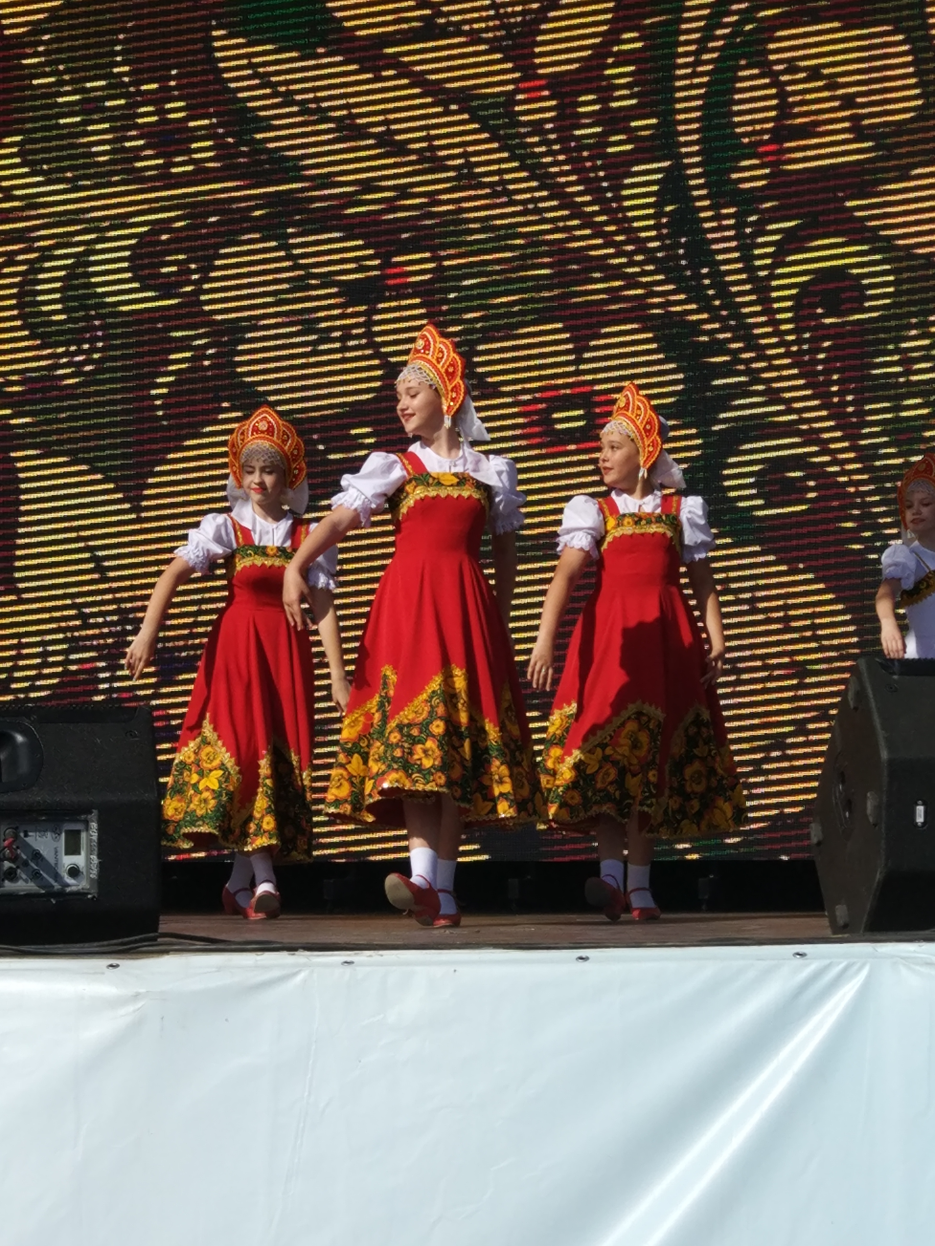 В День России в Симферополе состоялся праздничный концерт | 13.06.2019 |  Симферополь - БезФормата